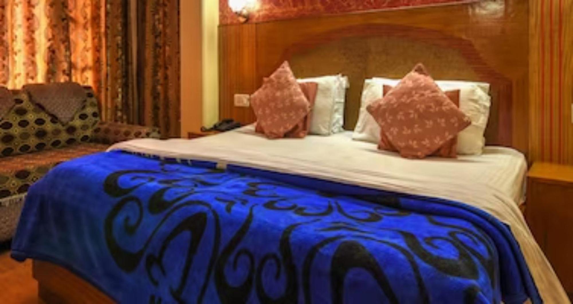 Hotel King Palace - Nature-Valley-Luxury-Room - Prime Location With Parking Facilities 심라 외부 사진